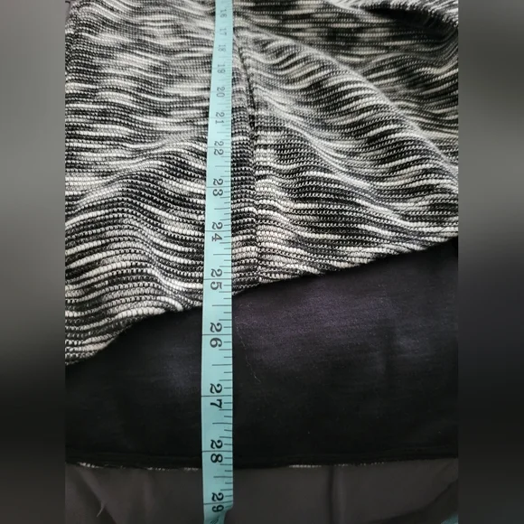 Ellen Tracy | Marled Black/White Open Drape Front Jacket (SIZE M) - Picture 10 of 15